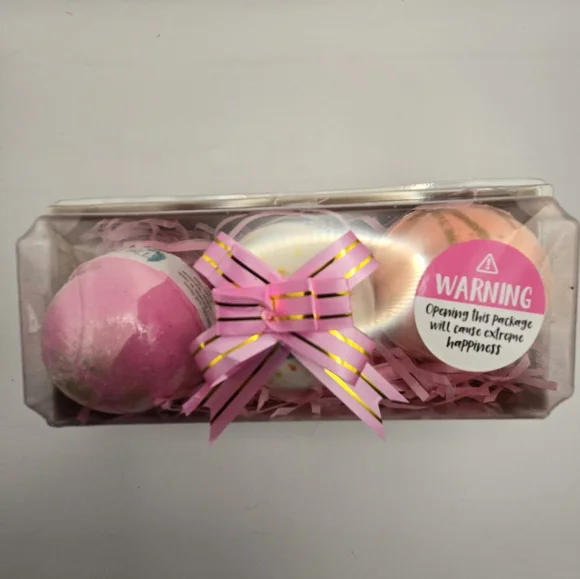 ###(New) The Island Bath & Body Bath Bombs  (5.5 oz Each) - Picture 2 of 12